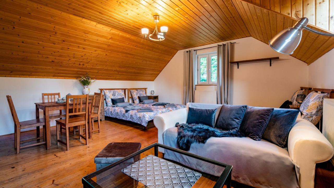 Wellness Penzion-Restaurace U Pstrosa Vsemyslice Екстер'єр фото