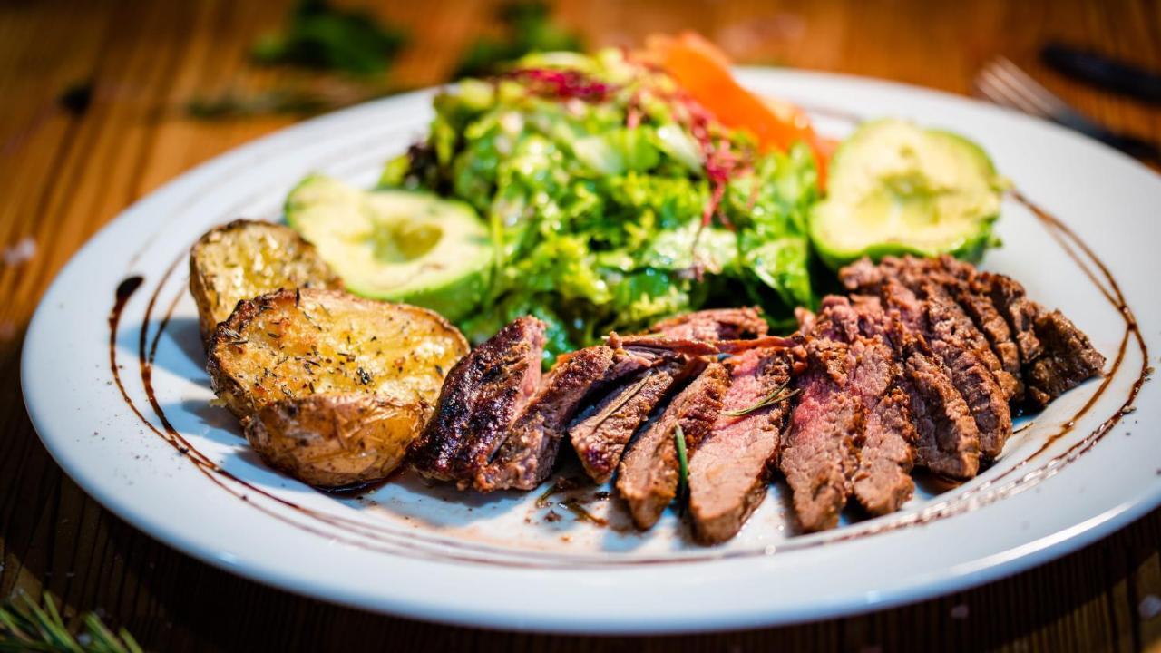Wellness Penzion-Restaurace U Pstrosa Vsemyslice Екстер'єр фото